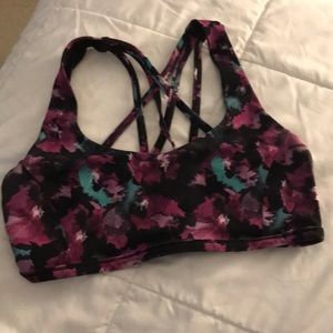 Lululemon size 6 sports bra